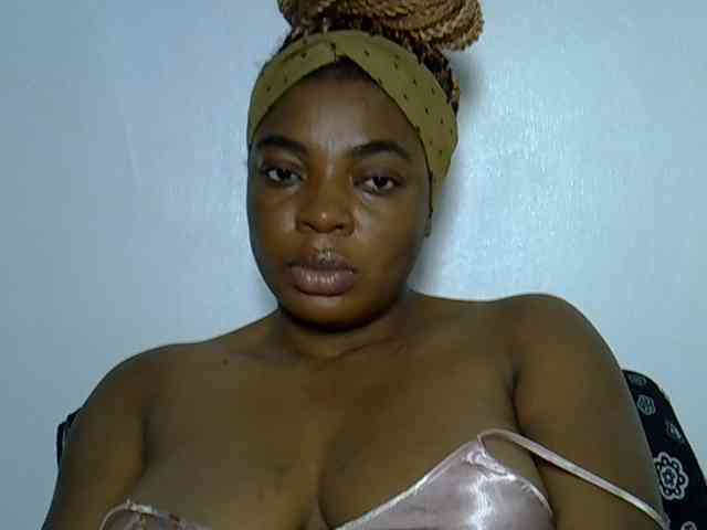 LadyNoire webcam
