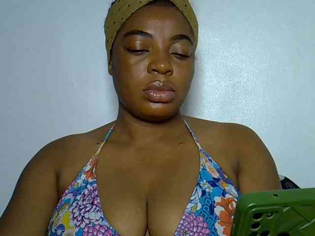 LadyNoire webcam
