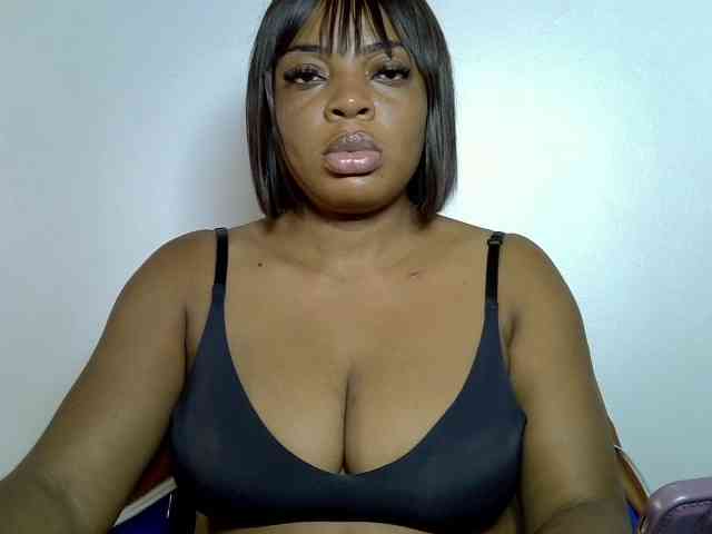 LadyNoire webcam