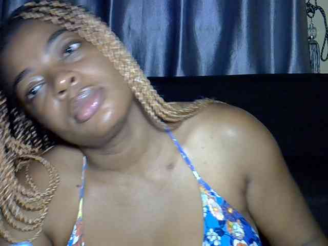 LadyNoire webcam