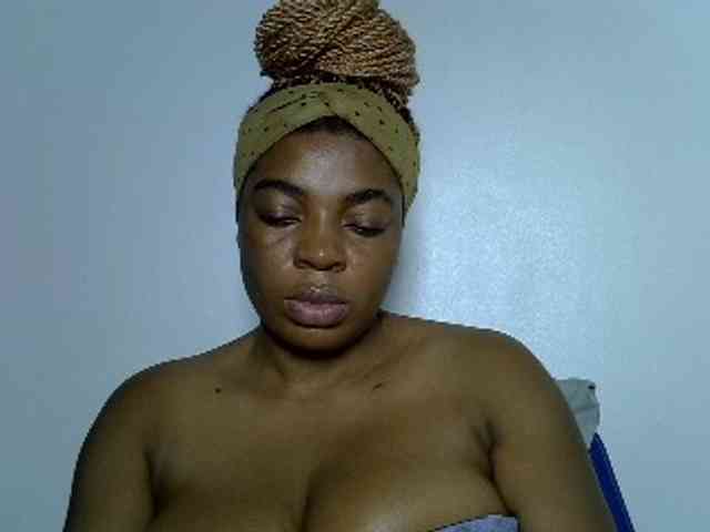 LadyNoire webcam