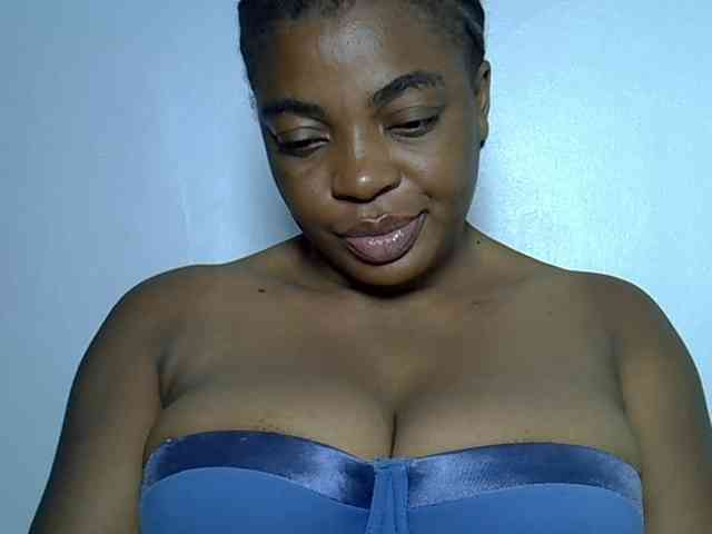LuxeEmpress Live Webcam on BongaCams