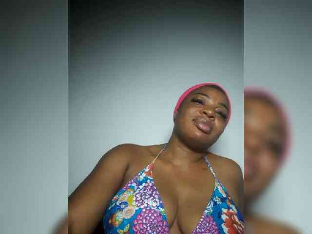 LadyNoire webcam