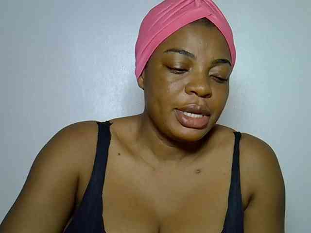 LadyNoire webcam