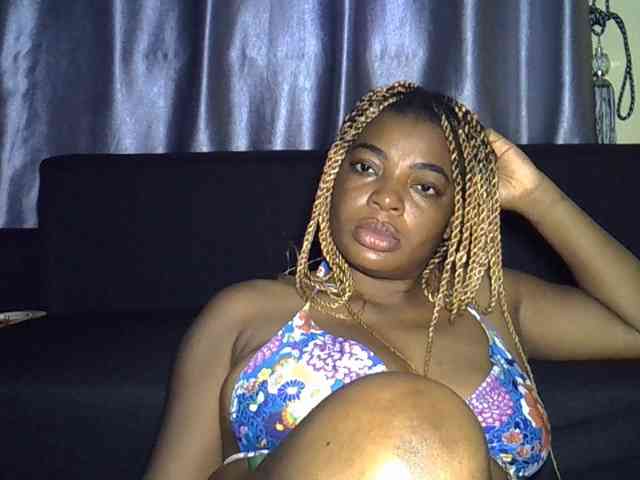 LadyNoire webcam