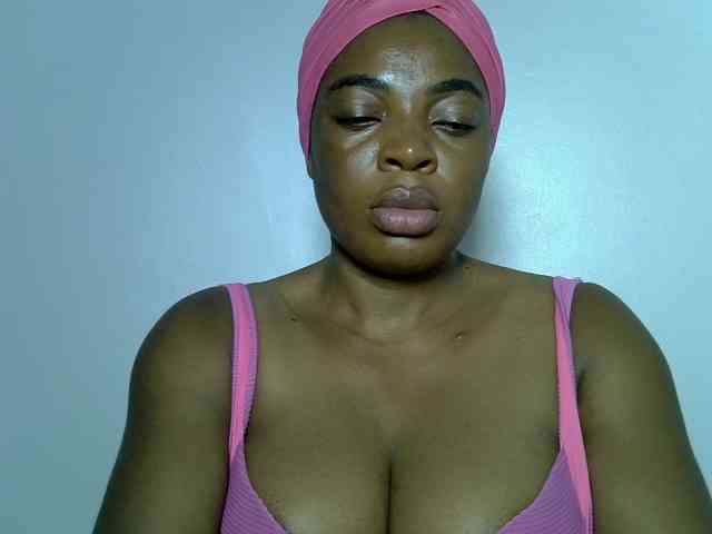 LadyNoire webcam