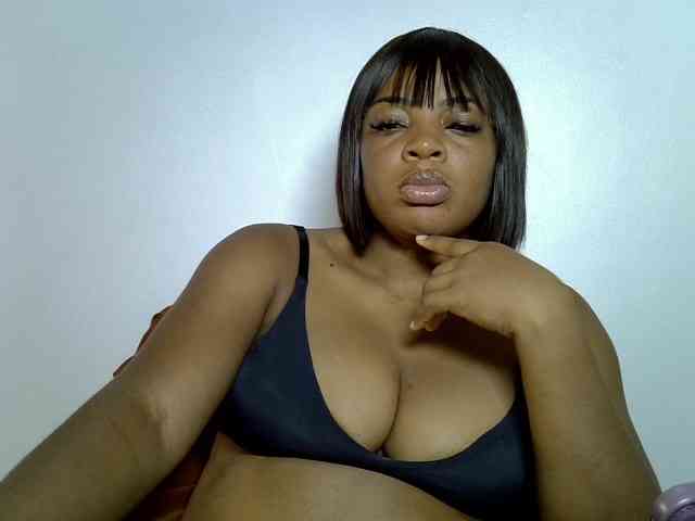 LadyNoire webcam