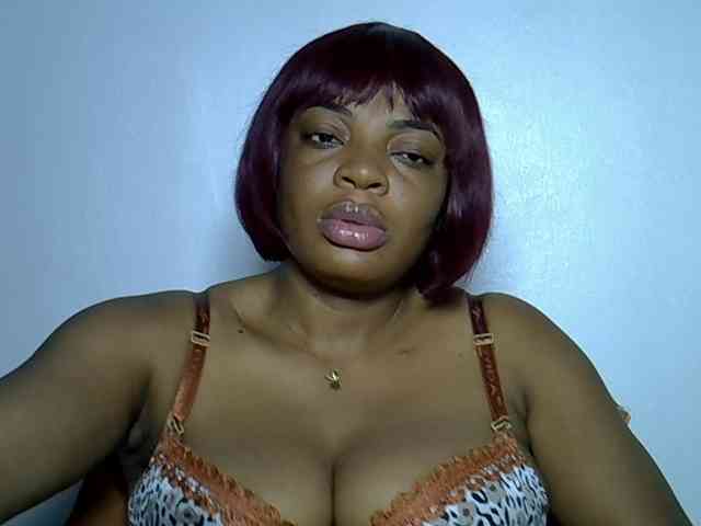 LadyNoire webcam