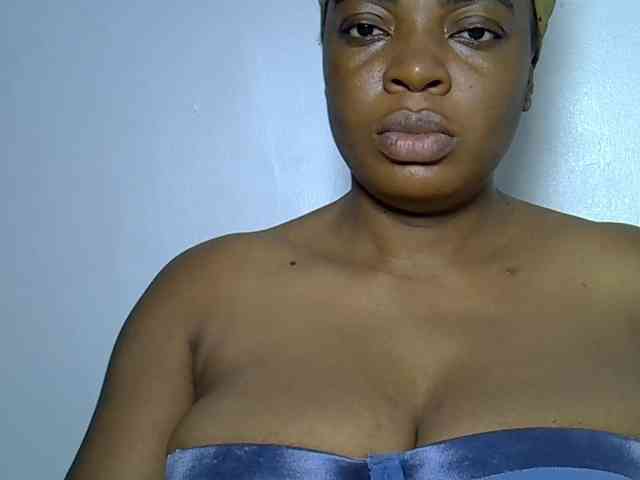 LadyNoire webcam