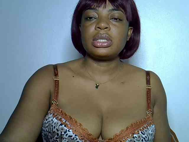 LadyNoire webcam