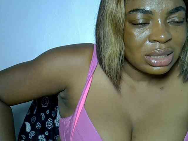 Ladynoire's cam show statistics and live stream