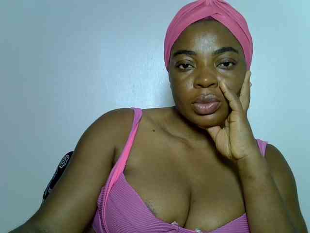 LadyNoire webcam