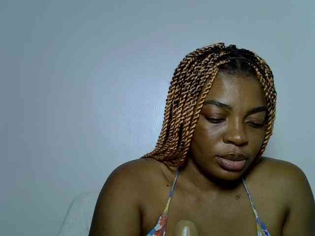 LadyNoire webcam