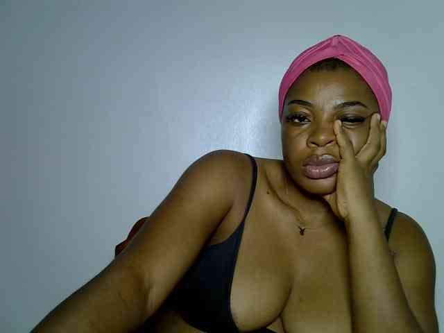 LadyNoire webcam