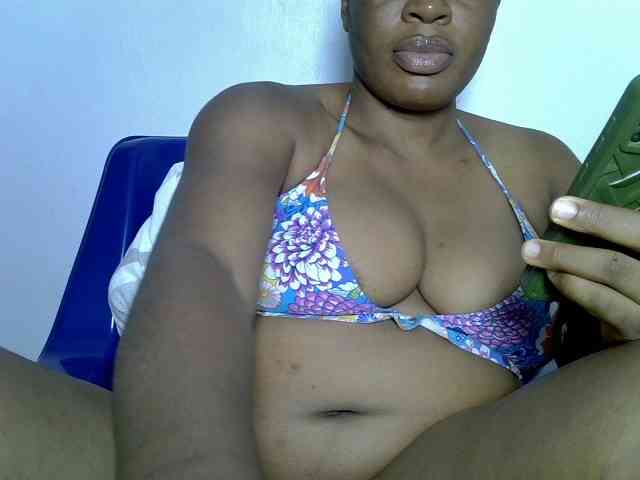 LadyNoire webcam