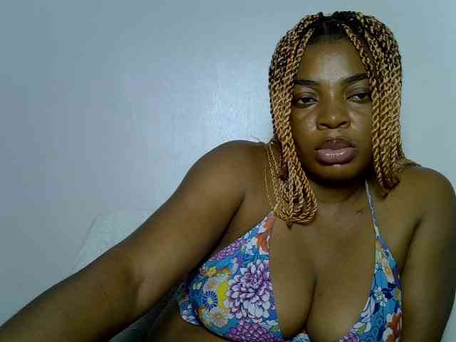 LadyNoire webcam