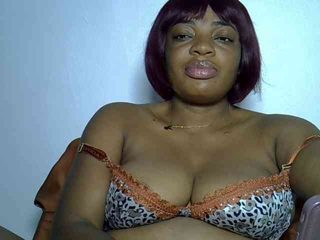 LadyNoire webcam