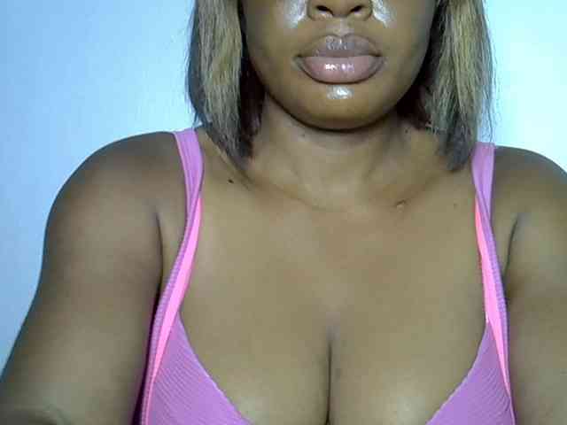 LadyNoire webcam