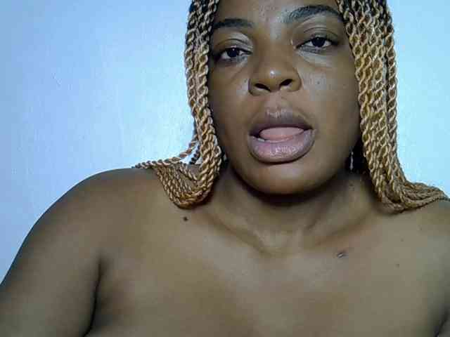 LadyNoire webcam