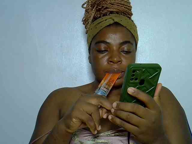 LadyNoire webcam