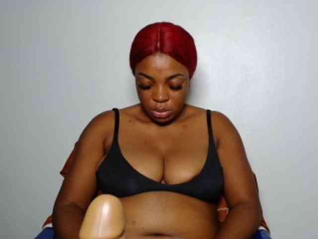 LadyNoire webcam