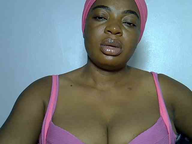 LadyNoire webcam