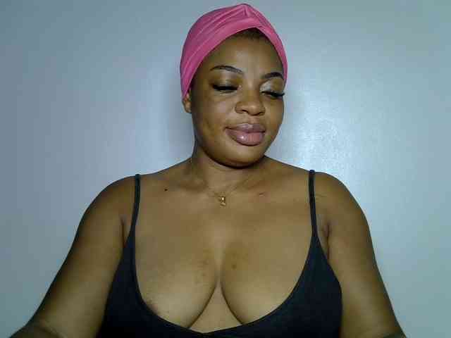 LadyNoire webcam