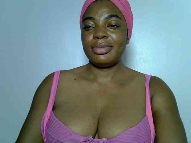 LadyNoire webcam