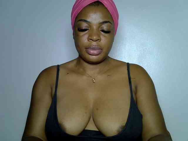 LadyNoire webcam