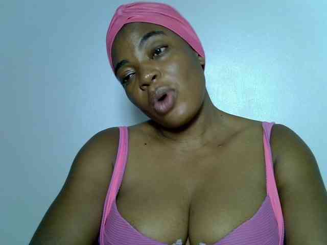 LadyNoire webcam