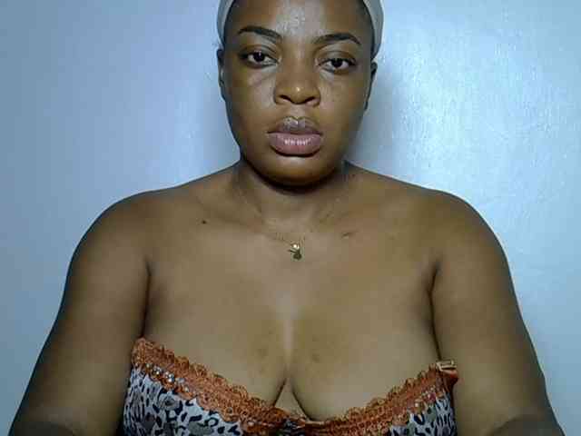 LadyNoire webcam