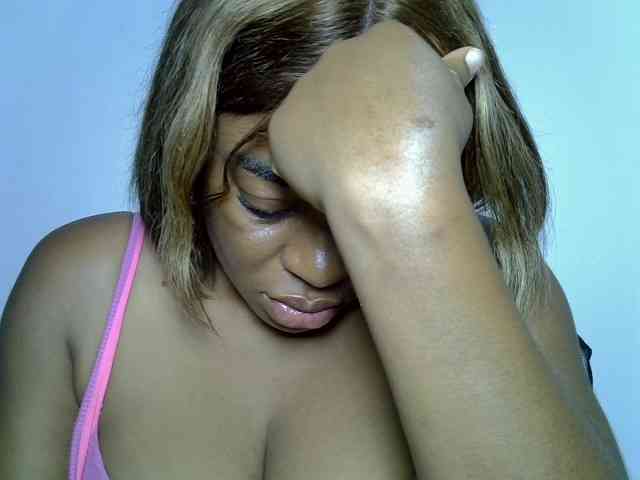 LadyNoire webcam