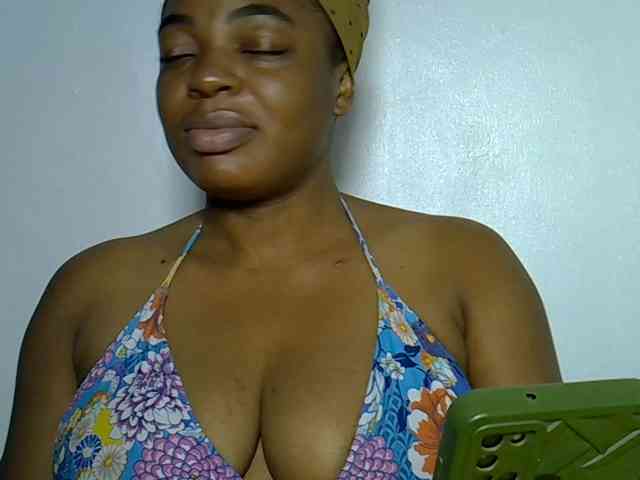 LadyNoire webcam