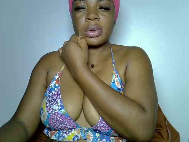 LadyNoire webcam