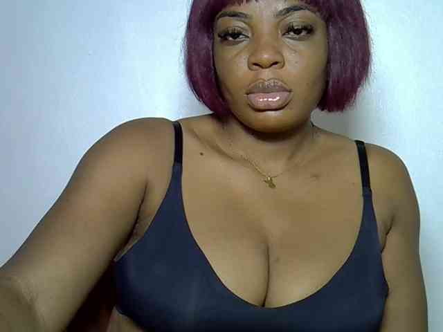 LadyNoire webcam
