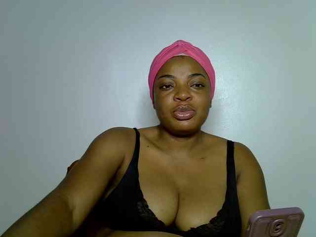 LadyNoire webcam
