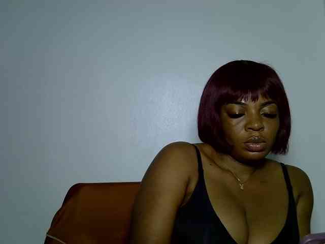 LadyNoire webcam