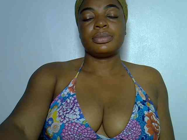 LadyNoire webcam
