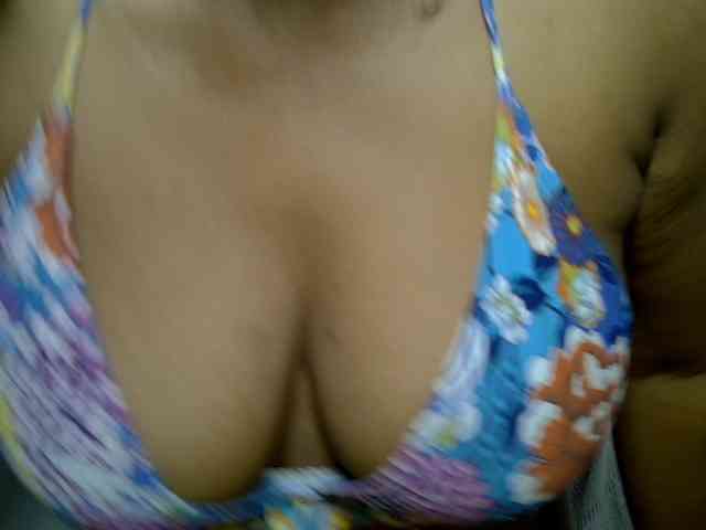 LadyNoire webcam