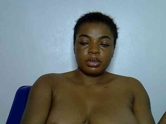 LadyNoire webcam