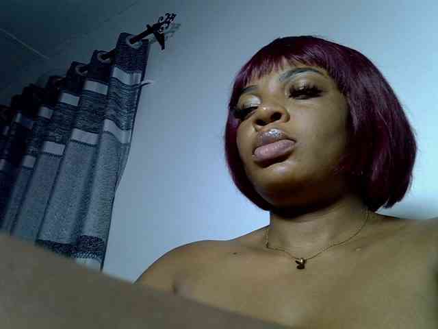 LadyNoire webcam
