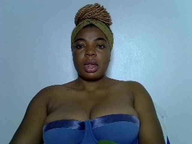 LadyNoire webcam