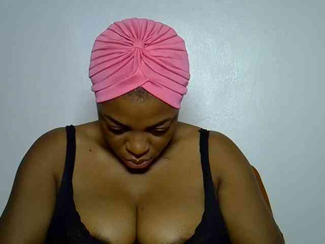 LadyNoire webcam