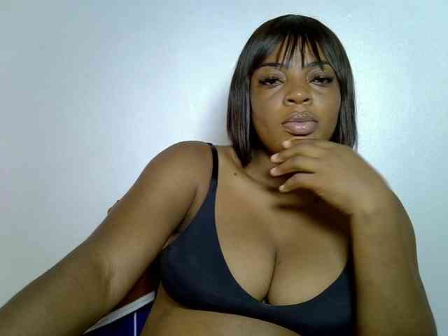 LadyNoire webcam