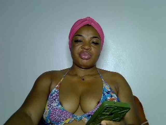 LadyNoire webcam