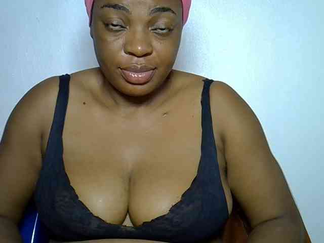 LadyNoire webcam