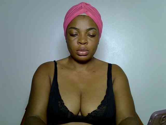 LadyNoire webcam