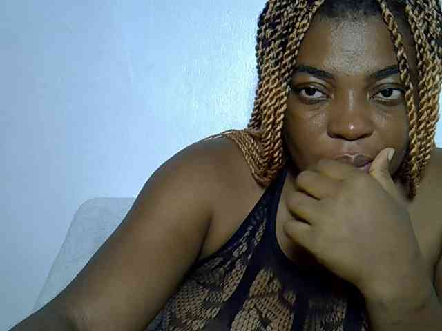 LadyNoire webcam
