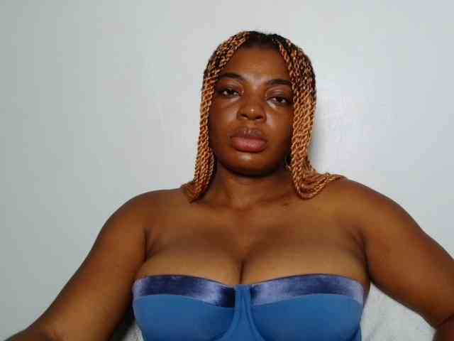 LadyNoire webcam