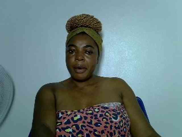 LadyNoire webcam